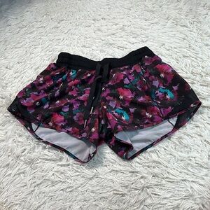 Lululemon Hotty Hot Short (Long) Mini Midnight Bloom Black Deep Fuschia / Black